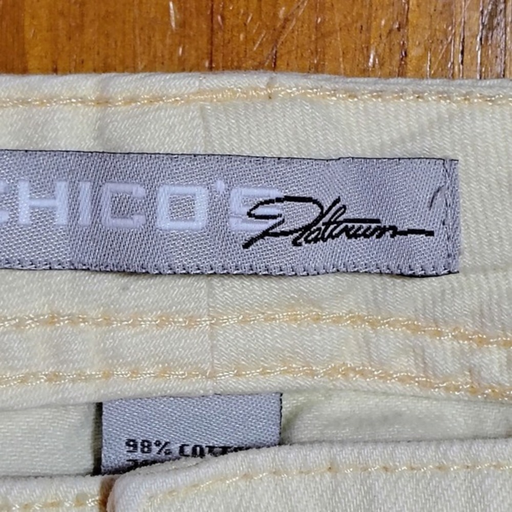 Chico's Platinum Pale Yellow Flare Jeans Size 1.5‎ Regular Cotton Spandex - Picture 4 of 8